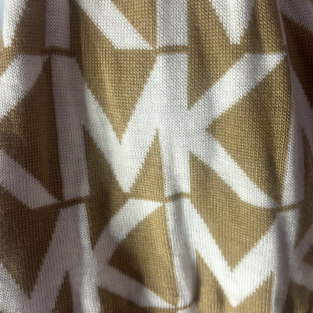 MK Scarf and Cap - Picture 6 of 8